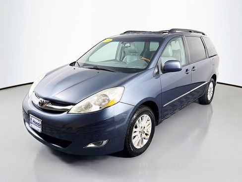 Used 2009 Toyota Sienna XLE Limited AWD/4WD image 3