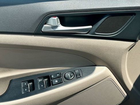 Used 2019 Hyundai Tucson SE AWD/4WD image 18