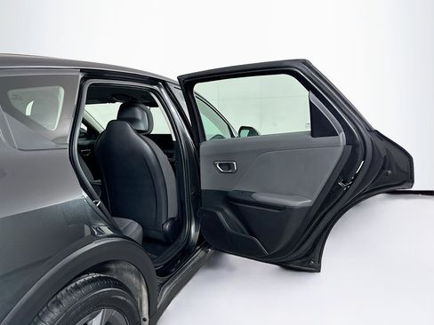 Used 2025 Kia K4 LXS image 29