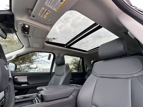 New 2025 Ford Expedition Active image 67