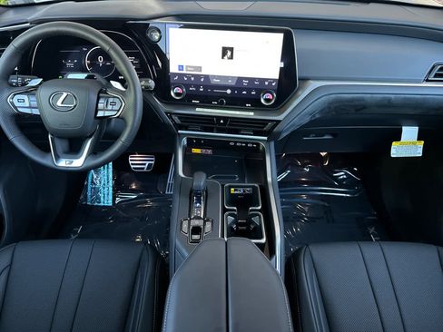 New 2026 Lexus TX 500h AWD image 3