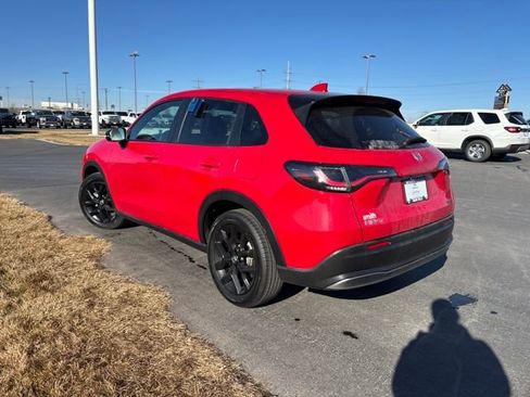 Certified 2024 Honda HR-V Sport image 5