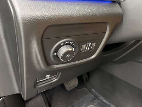 Used 2022 Jeep Grand Cherokee Summit w/ Adv Protech Group IV image 17