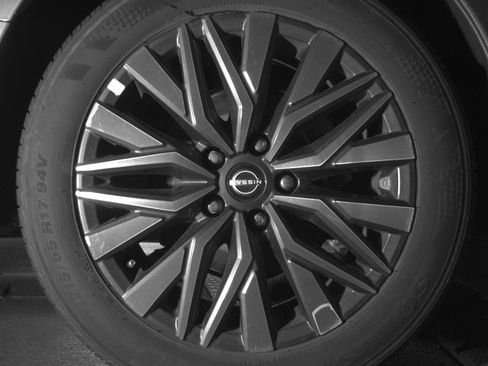 Used 2025 Nissan Altima 2.5 SV FWD image 15
