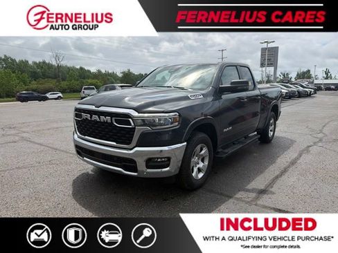 Used 2025 RAM 1500 Big Horn AWD/4WD image 3