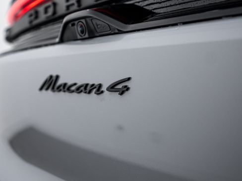 New 2026 Porsche Macan 4 Electric AWD/4WD image 18