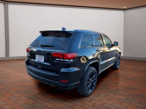 Used 2020 Jeep Grand Cherokee Altitude AWD/4WD image 5