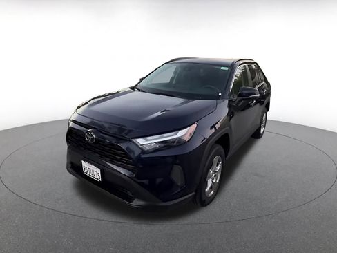 Used 2025 Toyota RAV4 XLE w/ Convenience Package image 7