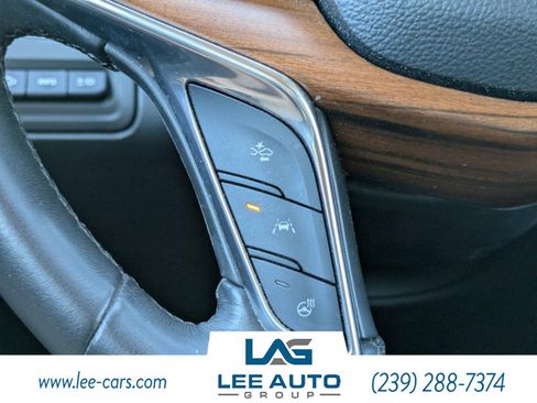 Used 2017 Cadillac XT5 Platinum w/ Driver Assist Package image 24