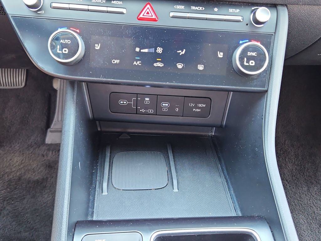 Used 2025 Hyundai Sonata SEL FWD image 19