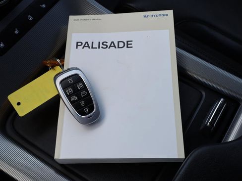 Used 2025 Hyundai Palisade Calligraphy AWD/4WD image 12