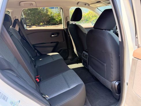 Used 2023 Nissan Rogue SV AWD/4WD image 22