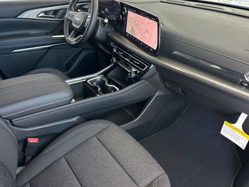 New 2026 Chevrolet Traverse LT FWD image 17