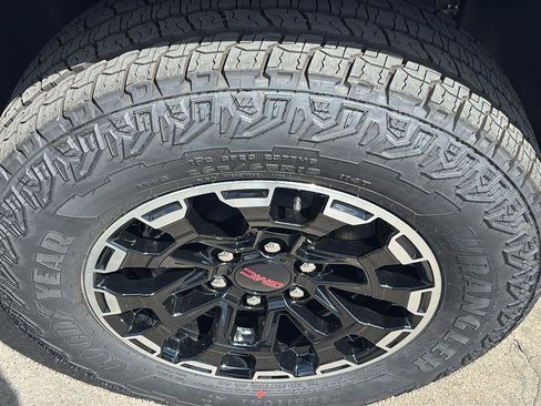 New 2026 GMC Canyon AT4 w/ Technology Plus Package image 10