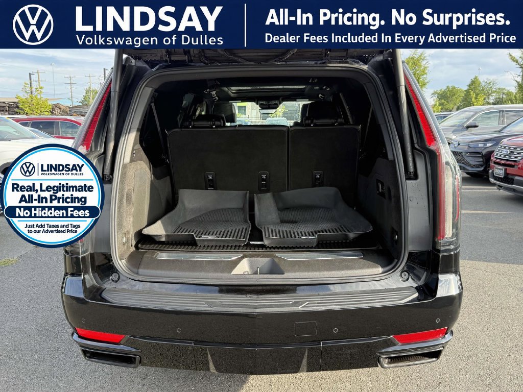 Used 2022 Cadillac Escalade ESV Sport w/ Touring Package AWD/4WD image 15