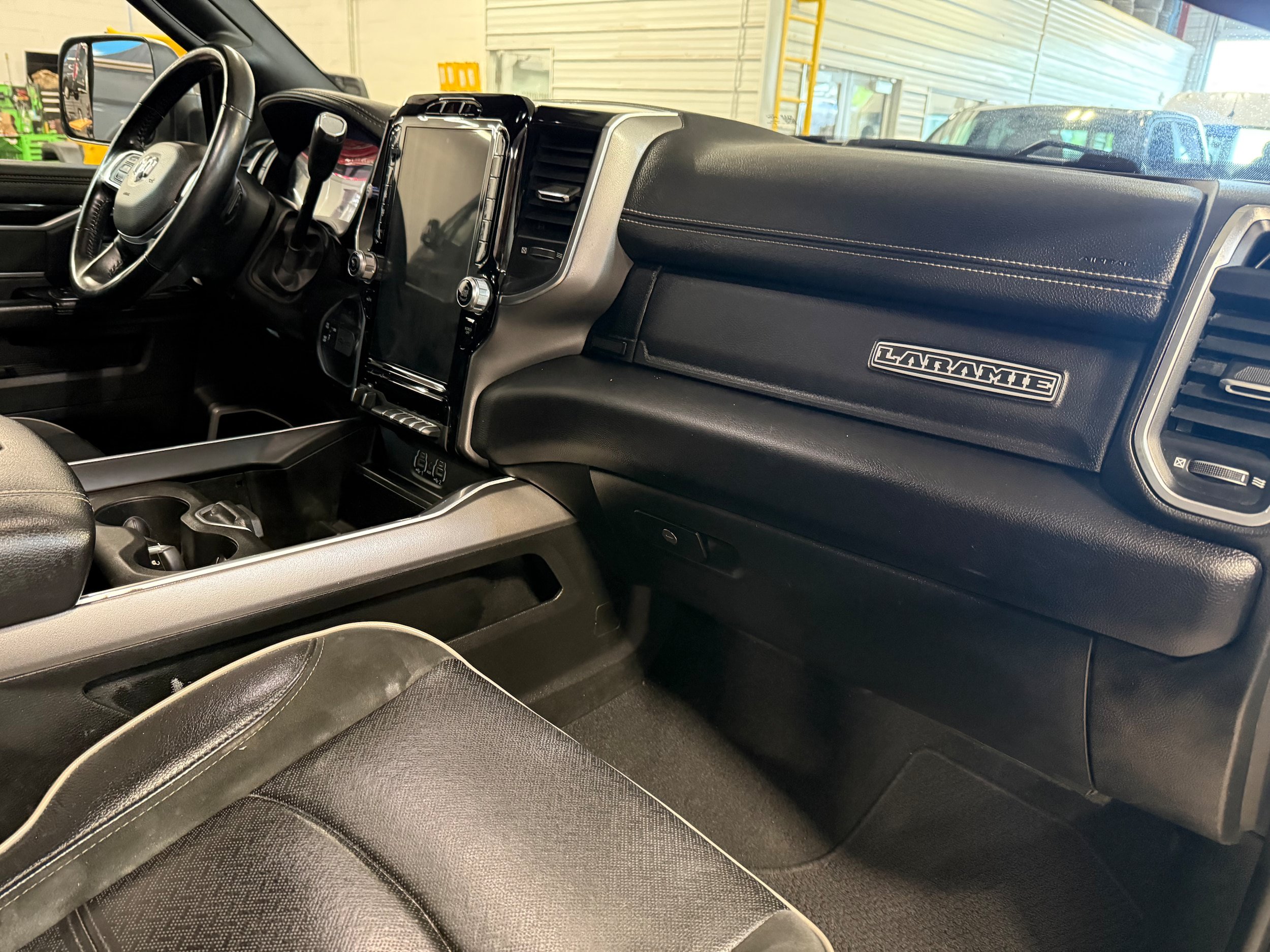 Used 2022 RAM 2500 Laramie w/ Night Edition AWD/4WD image 8
