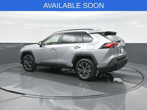 Used 2025 Toyota RAV4 XLE Premium image 5