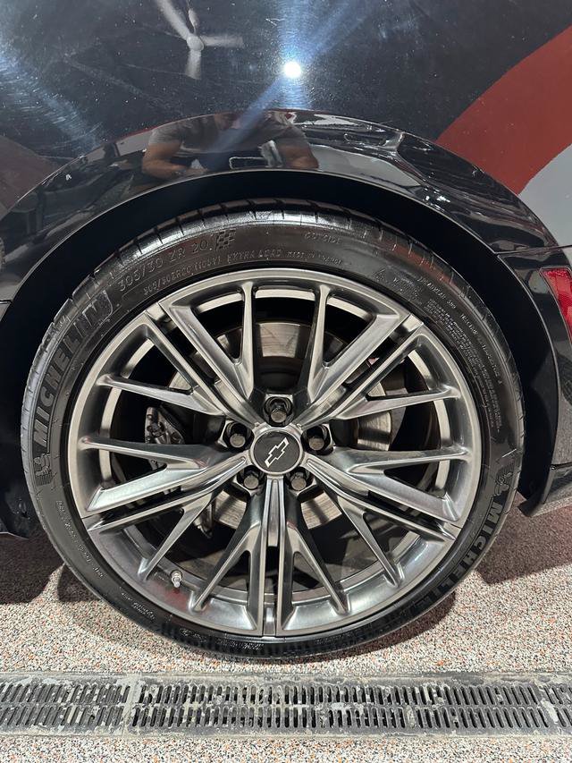 Used 2022 Chevrolet Camaro ZL1 RWD image 15
