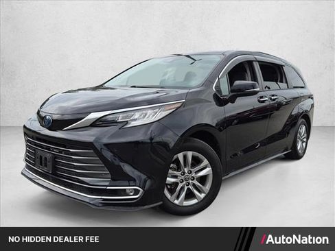 Used 2022 Toyota Sienna Limited AWD/4WD image 1