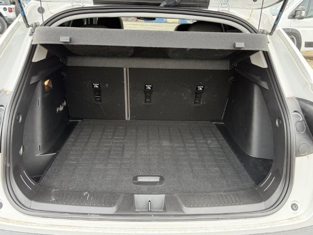Used 2024 Chevrolet Trax ACTIV w/ Sunroof Package FWD image 27