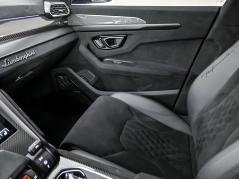 Used 2023 Lamborghini Urus Performante image 50