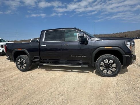 New 2026 GMC Sierra 2500 Denali w/ Denali Reserve Package AWD/4WD image 2