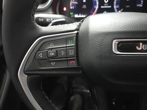 Used 2024 Jeep Grand Cherokee L Laredo AWD/4WD image 19