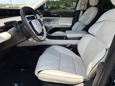 Used 2024 Lincoln Nautilus Black Label w/ Jet Appearance Package (87T) AWD/4WD image 19