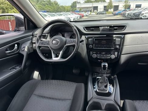 Used 2020 Nissan Rogue SV w/ Premium Package FWD image 15