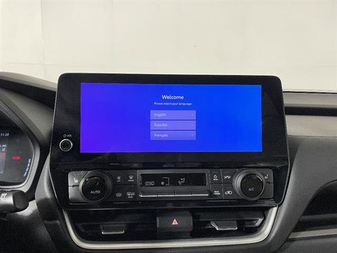 Certified 2025 Toyota Grand Highlander AWD image 17