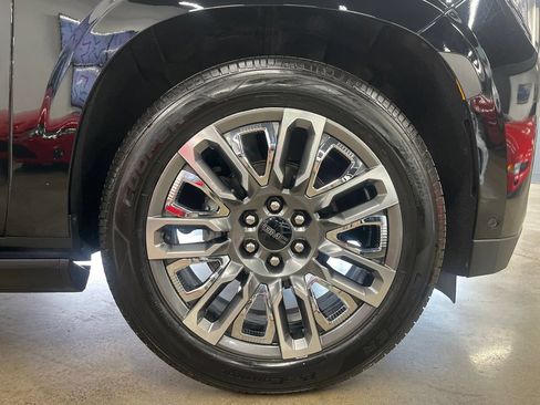 Used 2023 GMC Yukon XL Denali Ultimate AWD/4WD image 26
