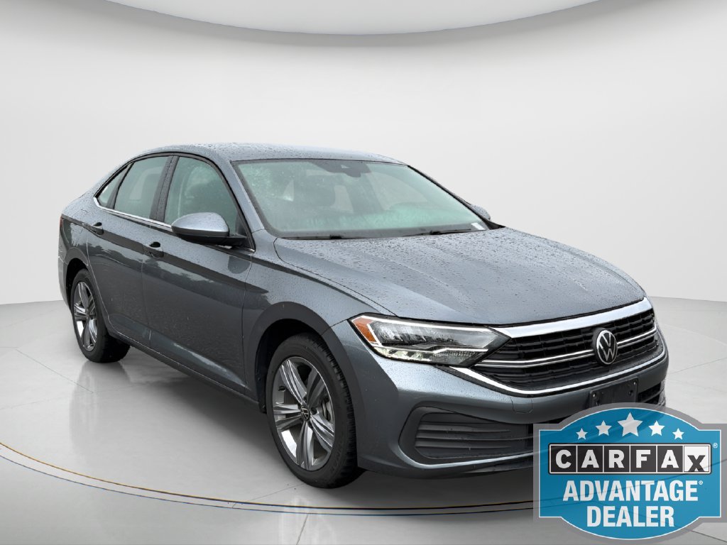 Used 2024 Volkswagen Jetta SE FWD image 3