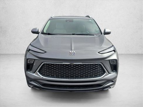 Used 2024 Buick Encore GX Avenir w/ Avenir Technology Package image 2