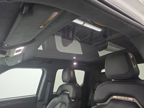 Used 2022 Rivian R1T Adventure image 27