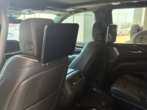 Used 2024 Cadillac Escalade Sport Platinum w/ LPO, Floor Liner Package AWD/4WD image 2