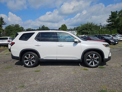 Used 2023 Honda Pilot Touring image 8