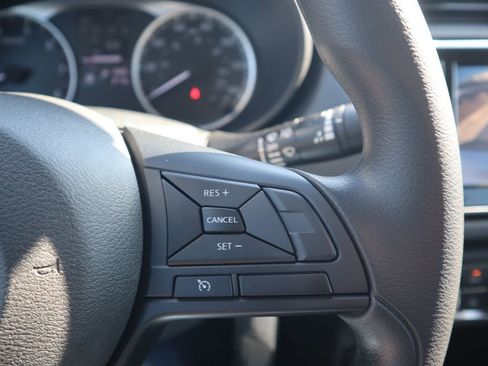 Used 2025 Nissan Versa S w/ Trunk Package image 19