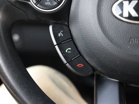 Used 2017 Kia Soul FWD image 26