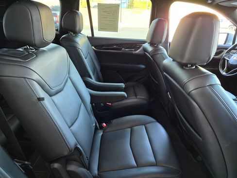 Used 2025 Cadillac XT6 Premium Luxury FWD image 21