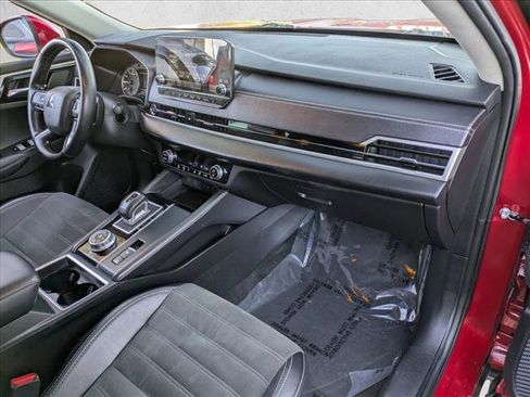 Used 2024 Mitsubishi Outlander SE image 20