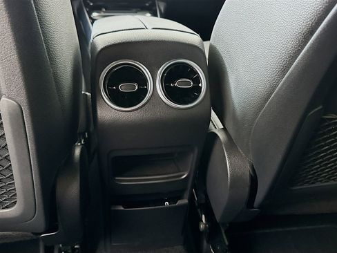 Used 2025 Mercedes-Benz GLA 250 image 25