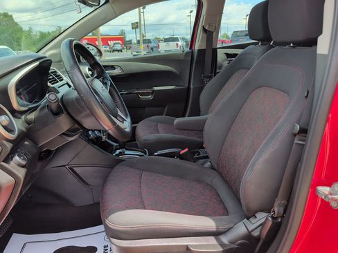 Used 2019 Chevrolet Sonic LT w/ RS Package FWD image 8