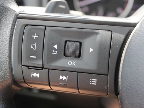 Used 2024 Nissan Rogue SV AWD/4WD image 36