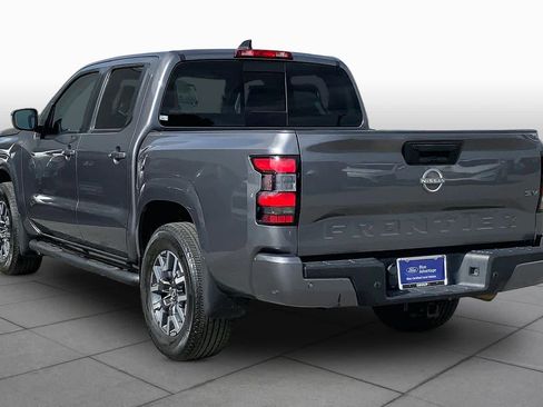 Used 2023 Nissan Frontier SV w/ SV Convenience Package RWD image 12
