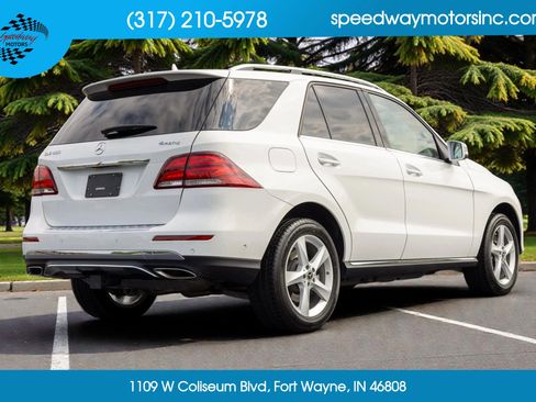 Used 2019 Mercedes-Benz GLE 400 4MATIC image 5