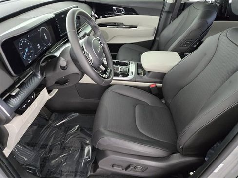 Used 2024 Kia Carnival SX Prestige image 10