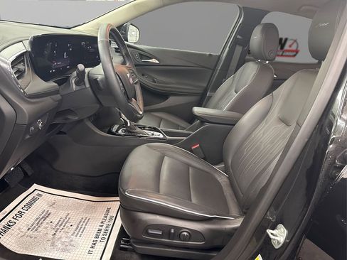 Used 2025 Buick Encore GX Avenir w/ Avenir Technology Package image 9
