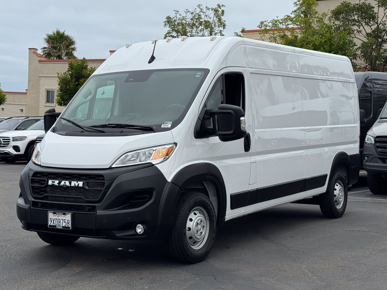 Used 2023 RAM ProMaster 2500 w/ Driver Convenience Group FWD image 4