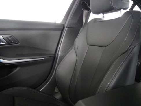 Certified 2025 BMW 330i Sedan RWD image 25