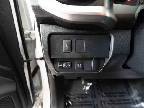 Used 2023 Toyota Tacoma SR5 AWD/4WD image 11